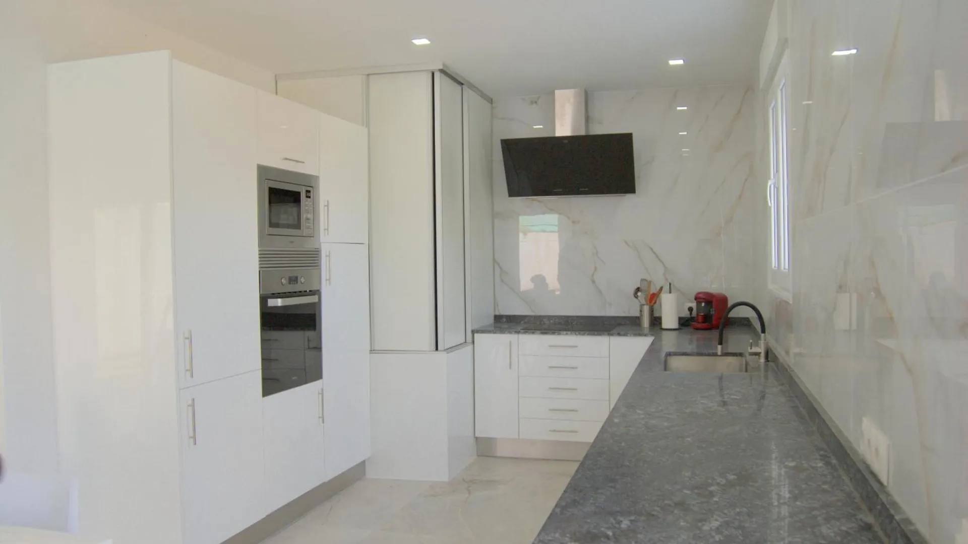 Villa Brisa, 10 Huespedes Vilobi D'onyar